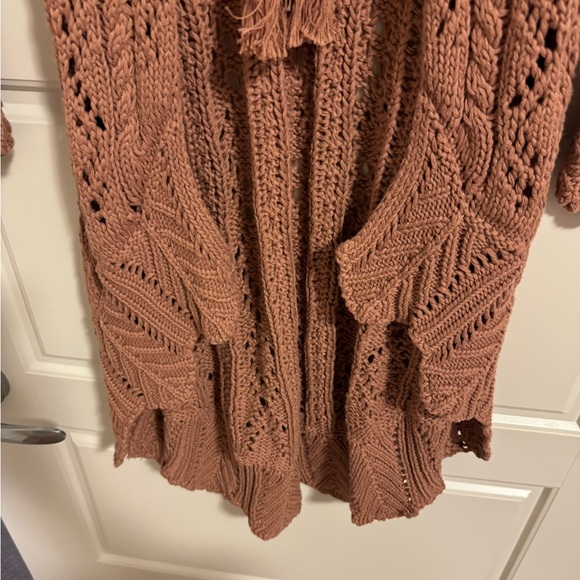 Venus Sweater - Picture 3 of 5